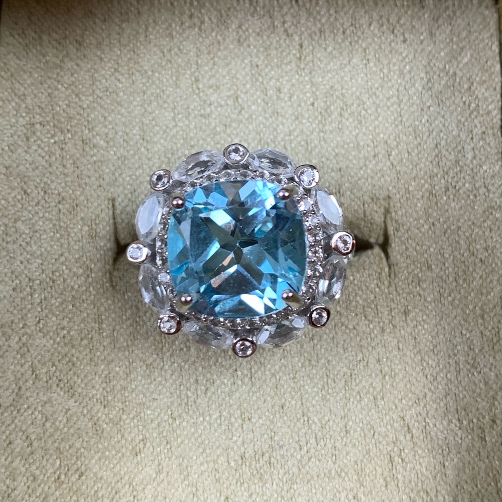 🦋Genuine Sky Blue Topaz Cocktail Ring🦋 - Picture 2 of 9
